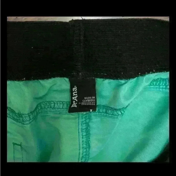 Prana Green Lightweight Breath Pocket Shorts - Picture 4 of 4